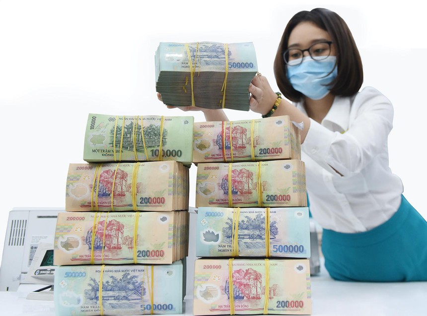 Khách “VIP” rút tiền khỏi ngân hàng 1 4