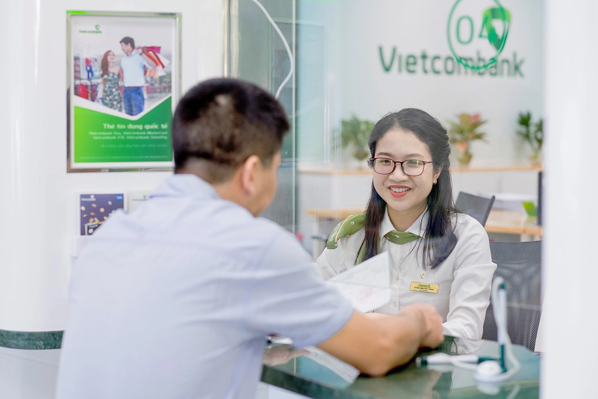 Kỳ vọng thương vụ bán vốn cho đối tác ngoại của Ngân hàng Vietcombank (VCB) sớm hoàn tất 1 ky vong thuong vu ban von cho doi tac ngoai cua ngan hang vietcombank vcb som hoan tat 65dbdf682968e