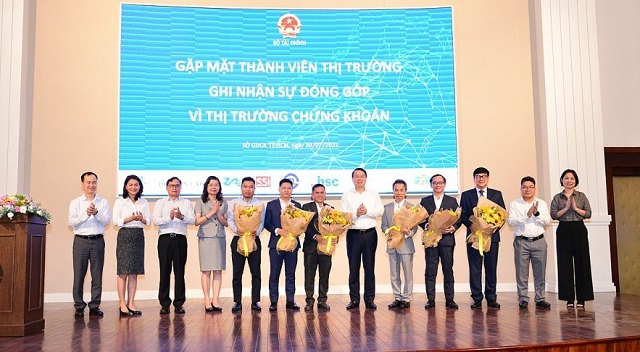 Linh hoạt cơ chế và giải pháp để nâng hạng thị trường chứng khoán Việt Nam 1 hdb 1