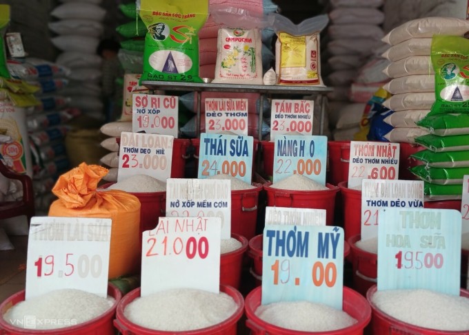 Giá lúa, gạo xuất khẩu lao dốc 1 lua gao