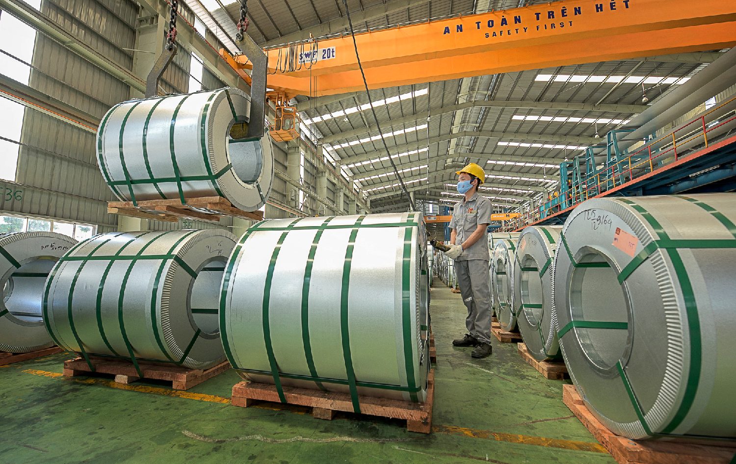 Tập đoàn Hoa Sen (HSG) muốn chi 5.000 tỷ đồng cho loạt lĩnh vực mới như chứng khoán, bất động sản 1 tap doan hoa sen hsg muon chi 5 65e1627d526fc