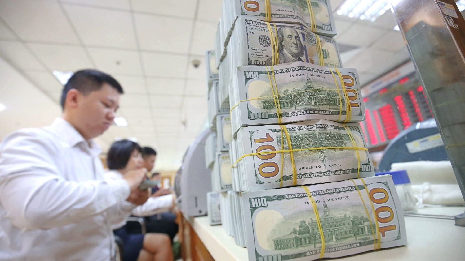 Tỷ giá USD/VND “nổi sóng”, liệu có vượt đỉnh năm 2022? 1 vnd noi song lieu co vuot dinh nam 2022 65dff12fb157e