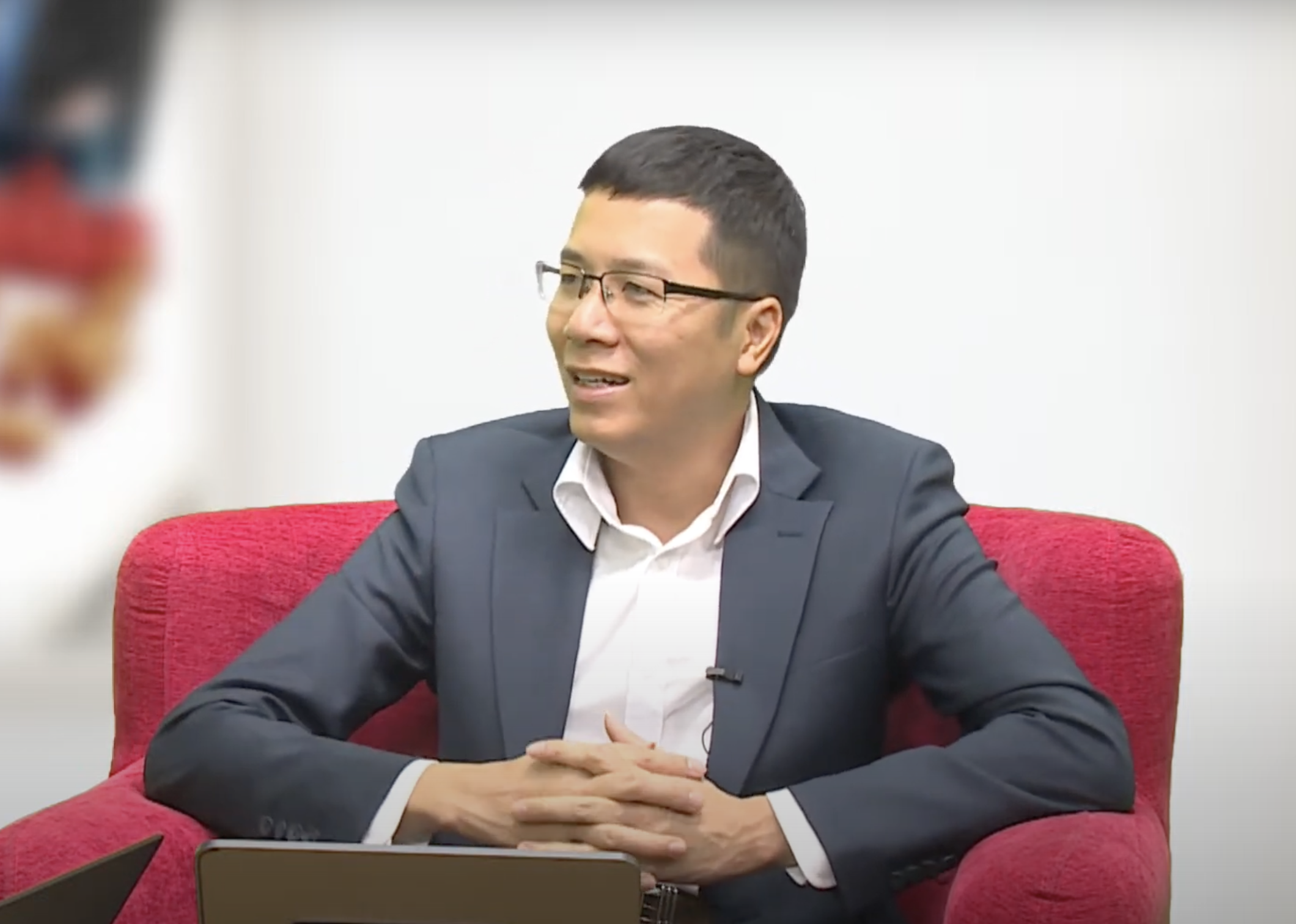 Ông Lã Giang Trung: Thị trường điều chỉnh do đã đạt đến ngưỡng cần phải điều chỉnh 1 Anh man hinh 2024 04 15 luc 09.33.10