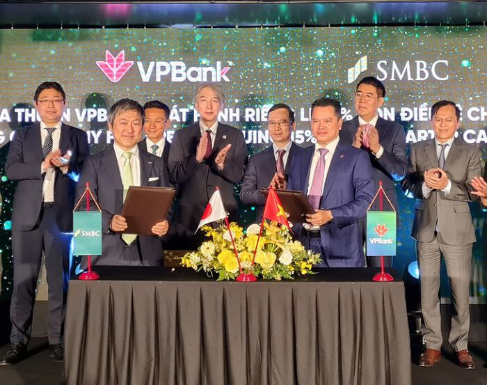 VPbank (VPB) muốn phát hành 30 triệu cổ phiếu ESOP, giá 10.000 đồng/cp, huy động 400 triệu từ trái phiếu quốc tế 1 vpb smbc