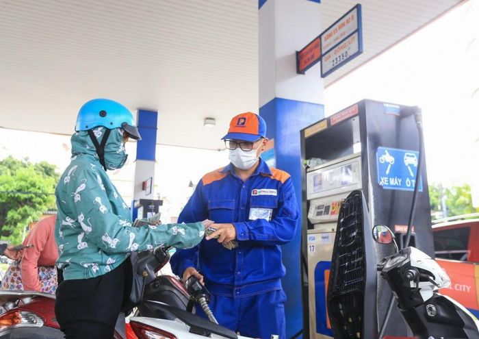 Giá xăng tiếp tục giảm ngày 16/5 1 Giá xăng tiếp tục giảm ngày 16/5
