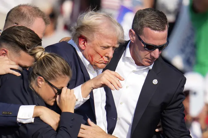 Cựu tổng thốngTrump thoát chết: Nóng sự kiện bầu cử Mỹ 1 Ong Trump 1 jpg