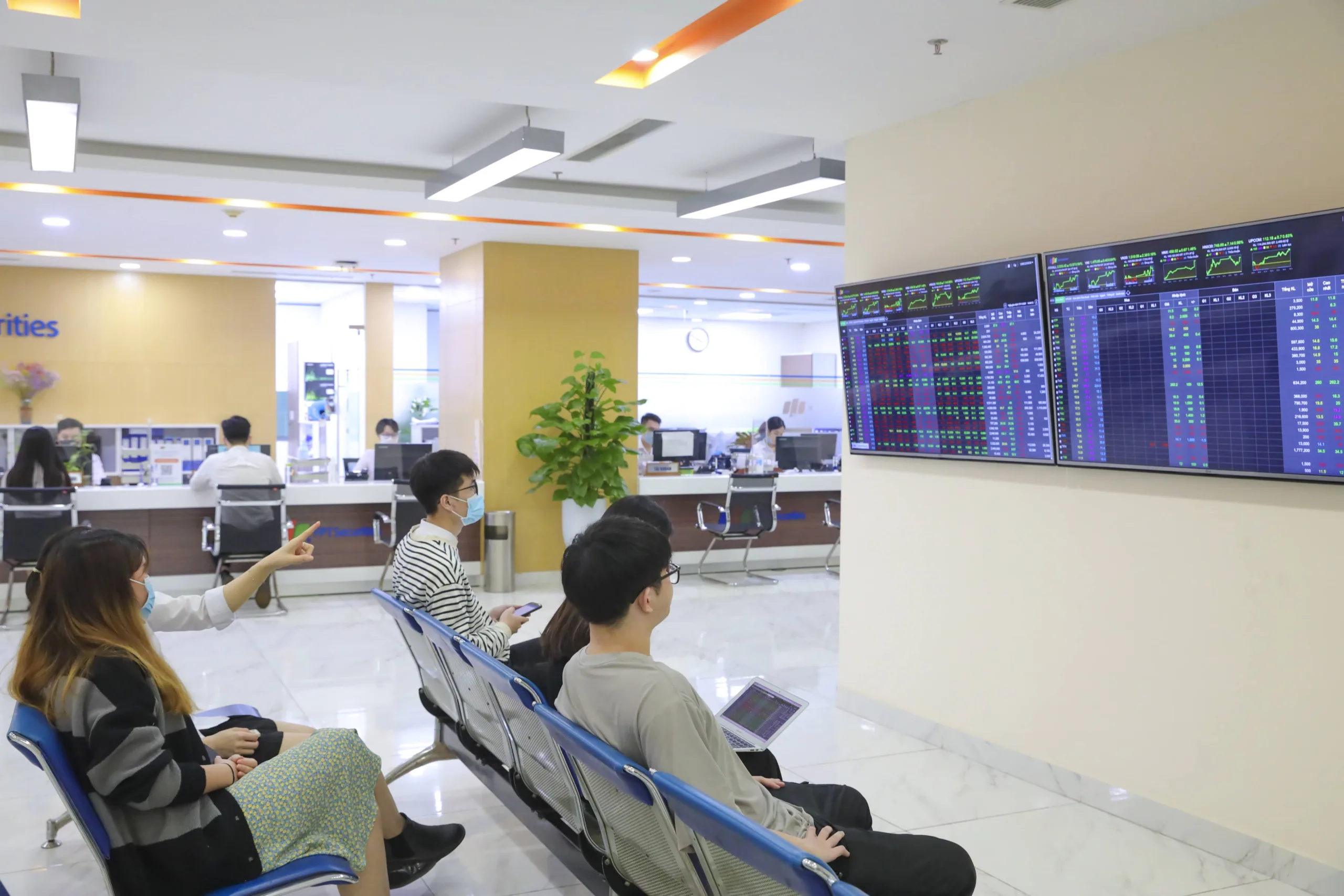 VN-Index vượt đỉnh, cần có động lực cơ bản tốt 1 VN-Index vượt đỉnh, cần có động lực cơ bản tốt