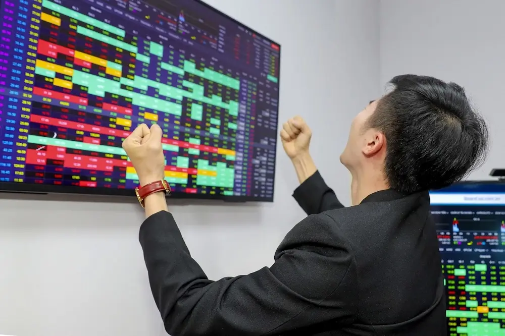 Thấy gì từ việc VN-Index tăng 27 điểm, khối ngoại mua ròng 666 tỷ đồng? 1 VN-Index tăng 27 điểm