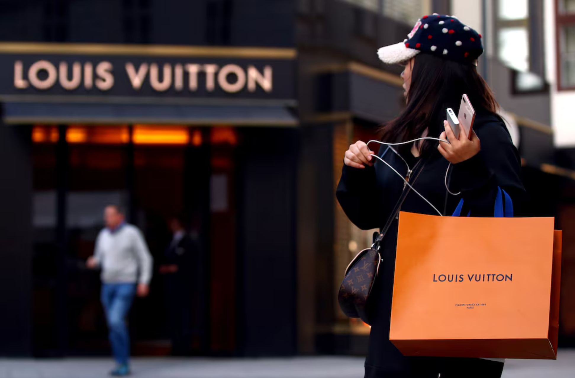 EU - Trung Quốc căng thẳng: LVMH "ngồi trên lửa" 1 EU - Trung Quốc căng thẳng: LVMH "ngồi trên đống lửa"