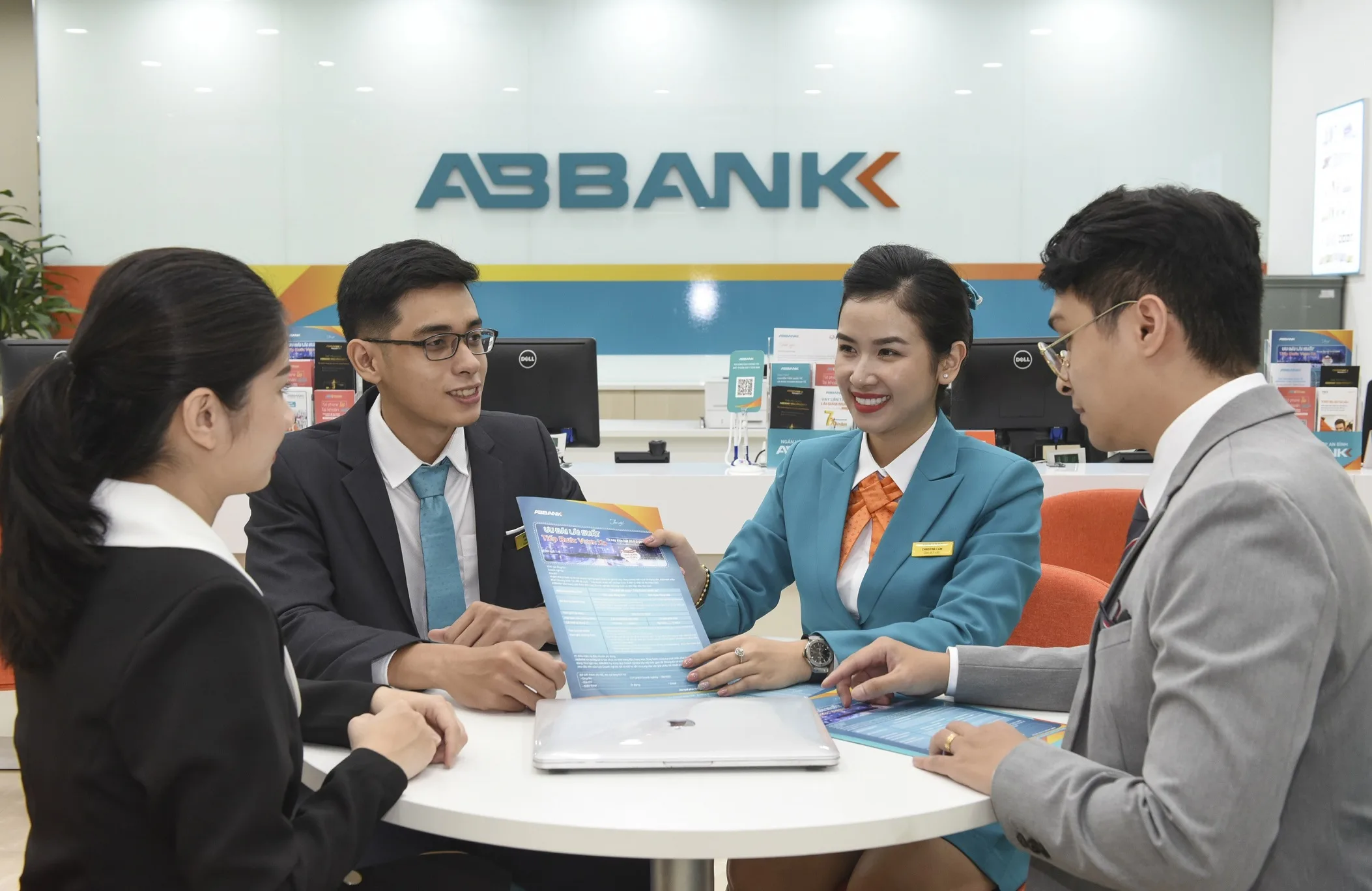 ABBANK đạt vỏn vẹn 252 tỷ đồng lợi nhuận 9 tháng 4 ABBANK tich cuc chung tay trong cong tac ho tro khac phuc sau bao Yagi va dong hanh cung khach hang phat trien san xuat kinh doanh