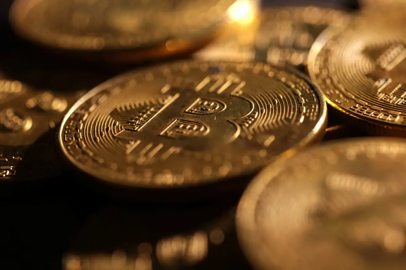 Bitcoin chao đảo dưới ngưỡng 100.000 USD