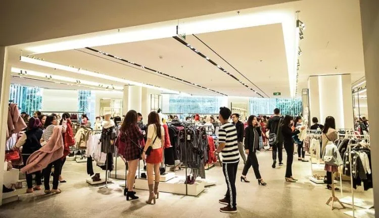 Thời trang Việt hụt hơi, Uniqlo bứt phá ấn tượng 1 Thời trang Việt đuối sức