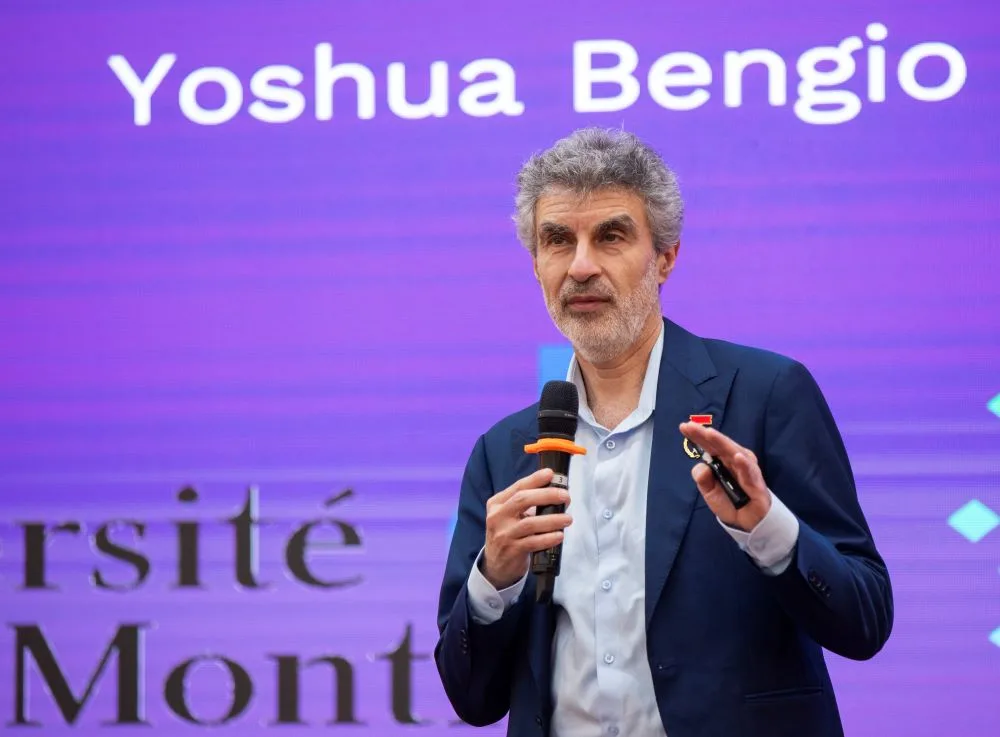 Giáo sư Yoshua Bengio: Khi AI đạt đến mức độ như con người, tổng giá trị ròng của nó sẽ đạt 10 triệu tỷ USD