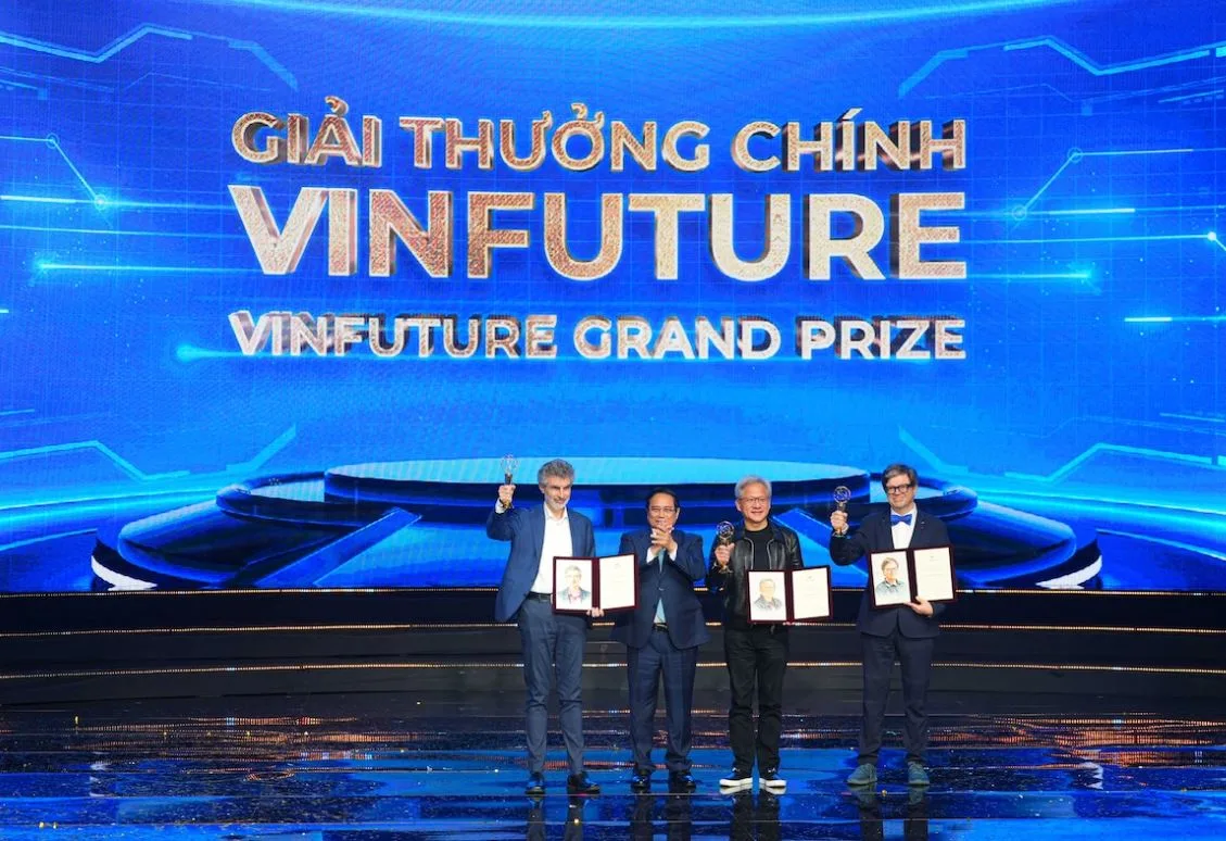 Giáo sư Yoshua Bengio (ngoài cùng, bên trái), quan tâm đến đạo đức AI