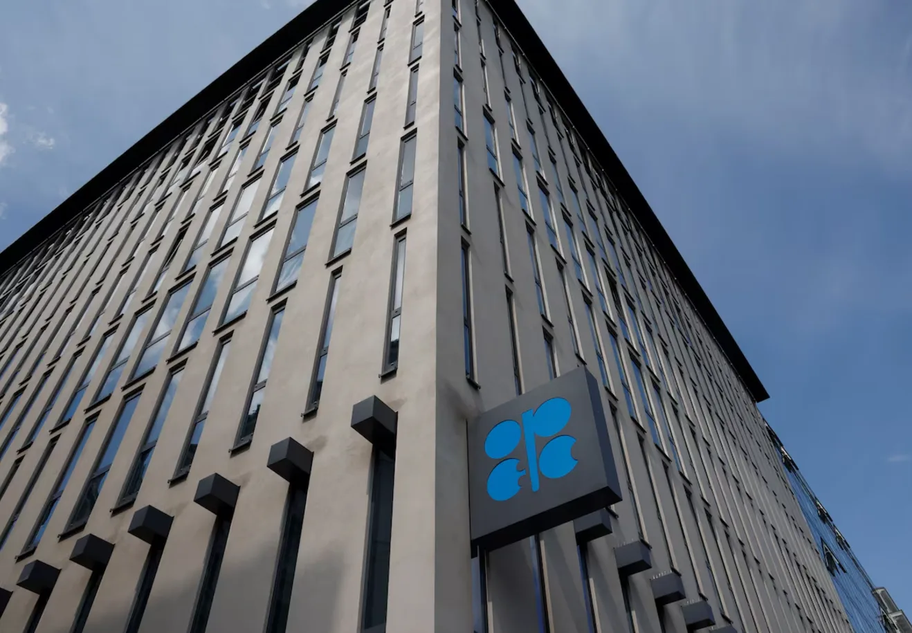 OPEC+ trì hoãn tăng sản lượng, cắt giảm đến 2026 1 OPEC+ trì hoãn tăng sản lượng, cắt giảm đến 2026