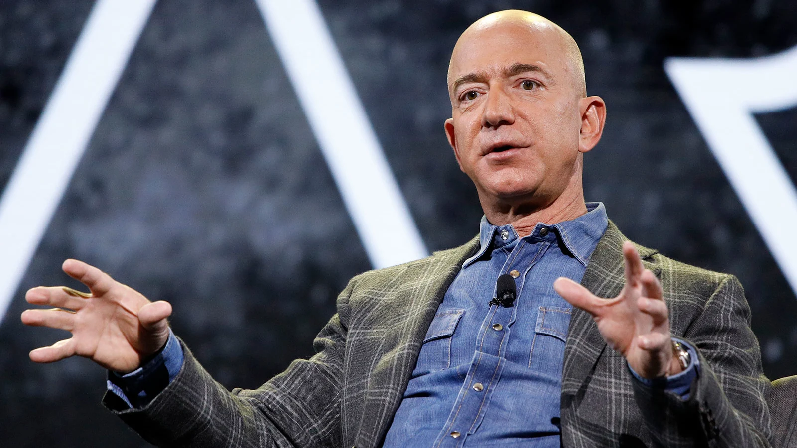 Amazon và Meta tài trợ 1 triệu USD cho lễ nhậm chức của Donald Trump 1 Amazon và Meta đồng loạt tài trợ 1 triệu USD cho lễ nhậm chức của Tổng thống đắc cử Donald Trump