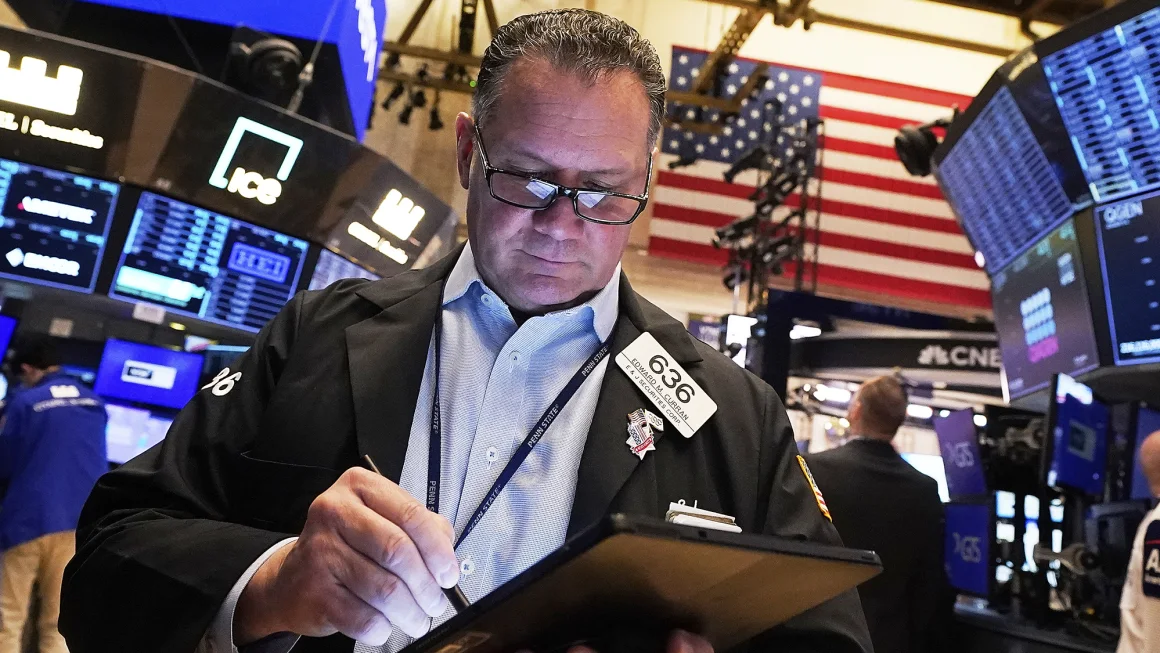 S&P 500 chấm dứt chuỗi tăng dài nhất trong 20 năm 1 S&P 500 chấm dứt chuỗi tăng dài nhất trong 20 năm