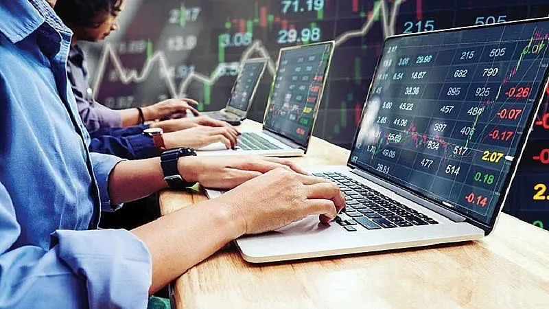 Chứng khoán Việt Nam rung lắc mạnh, nhà đầu tư nội “ồ ạt” mở tài khoản mới 1 Chứng khoán Việt Nam rung lắc mạnh, nhà đầu tư nội “ồ ạt” mở tài khoản mới