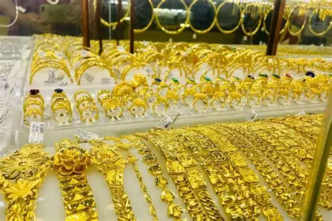 Giá vàng trong nước bứt phá: Kỳ vọng lớn từ chính sách tiền tệ và nợ công toàn cầu 1 Giá vàng trong nước bứt phá: Kỳ vọng lớn từ chính sách tiền tệ và nợ công toàn cầu