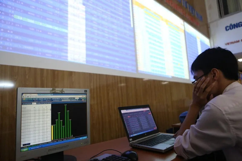 3,2 tỷ cổ phiếu khớp lệnh, kỷ lục mới được thiết lập 1 vn-index tàu lượn khiến nhà đầu tư chóng mặt