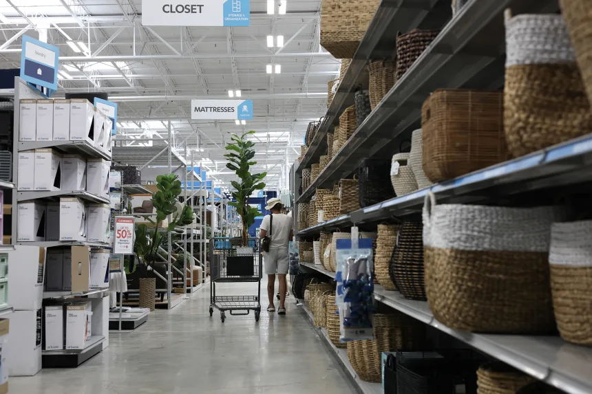 Thị trường lao động suy yếu, Fed bị chất vấn về tốc độ hành động 2 gettyimages 2220470401