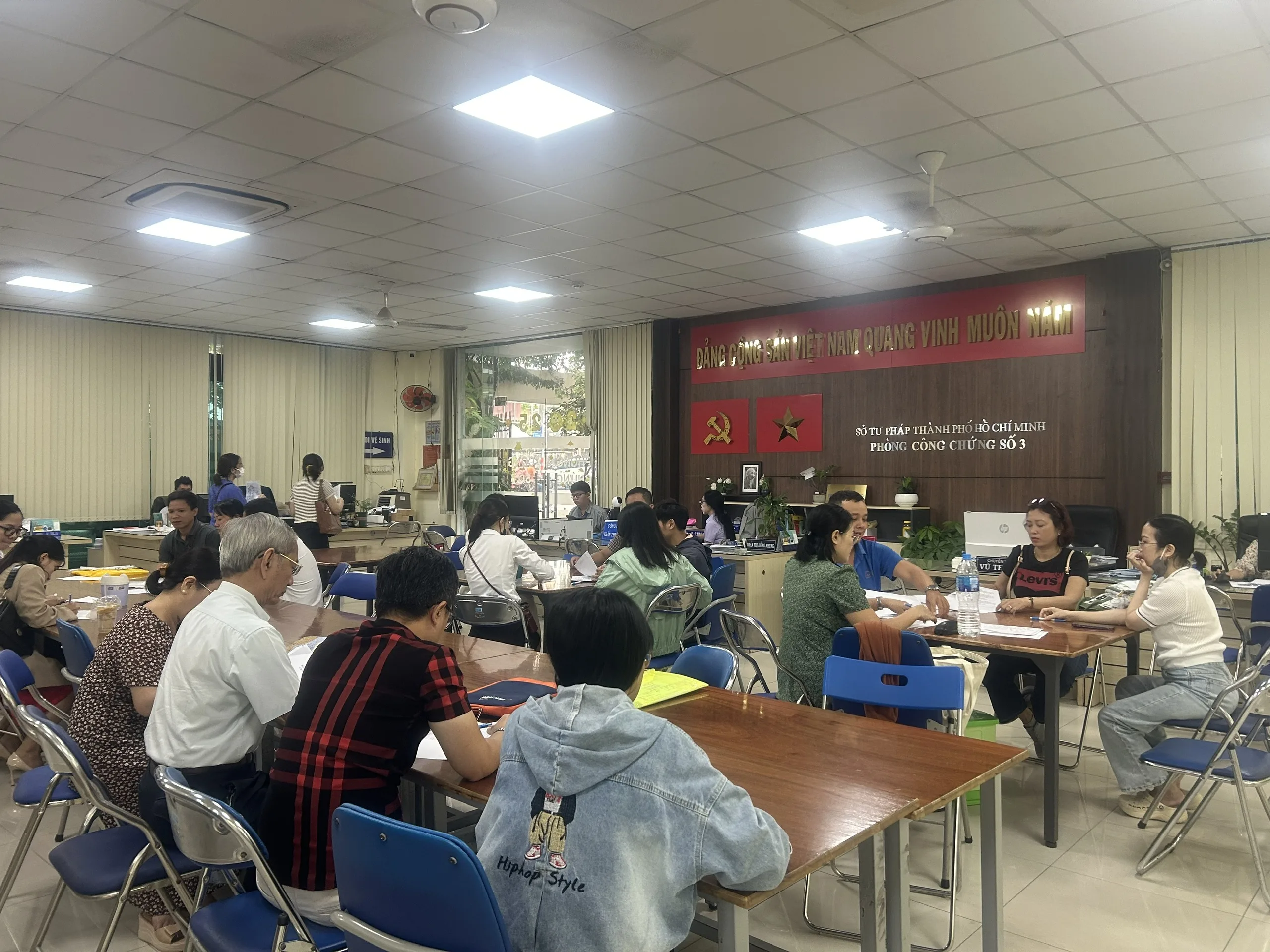 Bảng giá đất TP HCM: Trung tâm giữ nguyên, Bình Dương, Vũng Tàu tăng mạnh 1 Giá đất TP HCM tăng mạnh vùng ven, người dân giao dịch sôi động