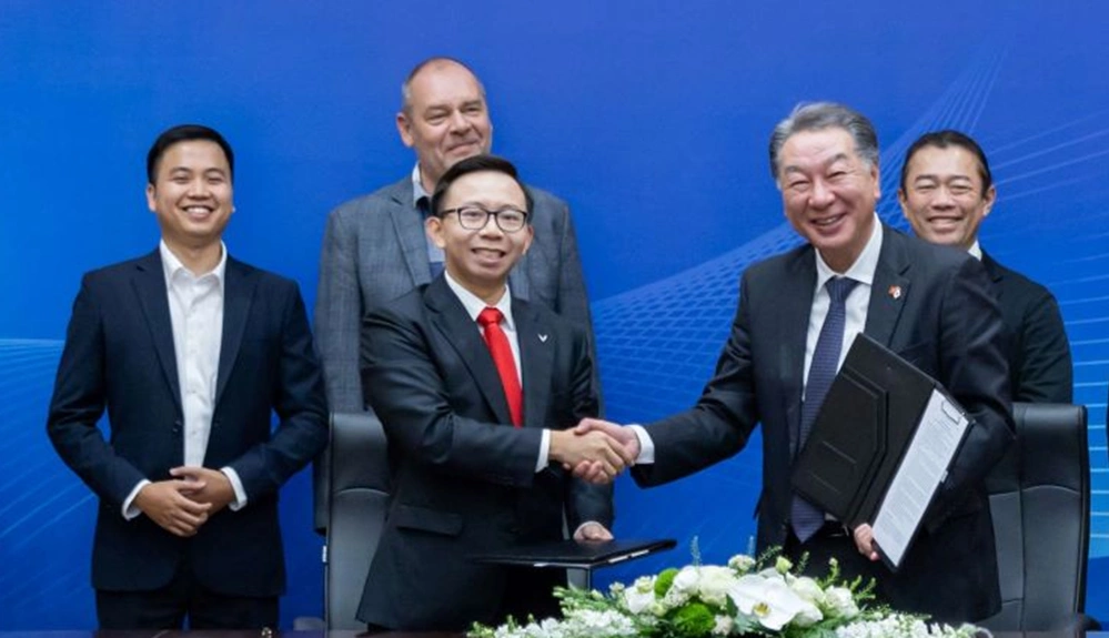 Chân dung thế hệ F2 và chiến lược quản lý tài sản mới trong doanh nghiệp gia đình Việt 1 Ong Pham Nhat Quan Anh dung hang dau ben trai
