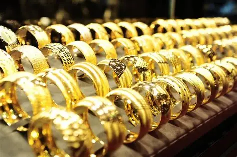 Sáng 25/3: Thị trường kim loại quý biến động mạnh với đà tăng phi mã của vàng và bạc
