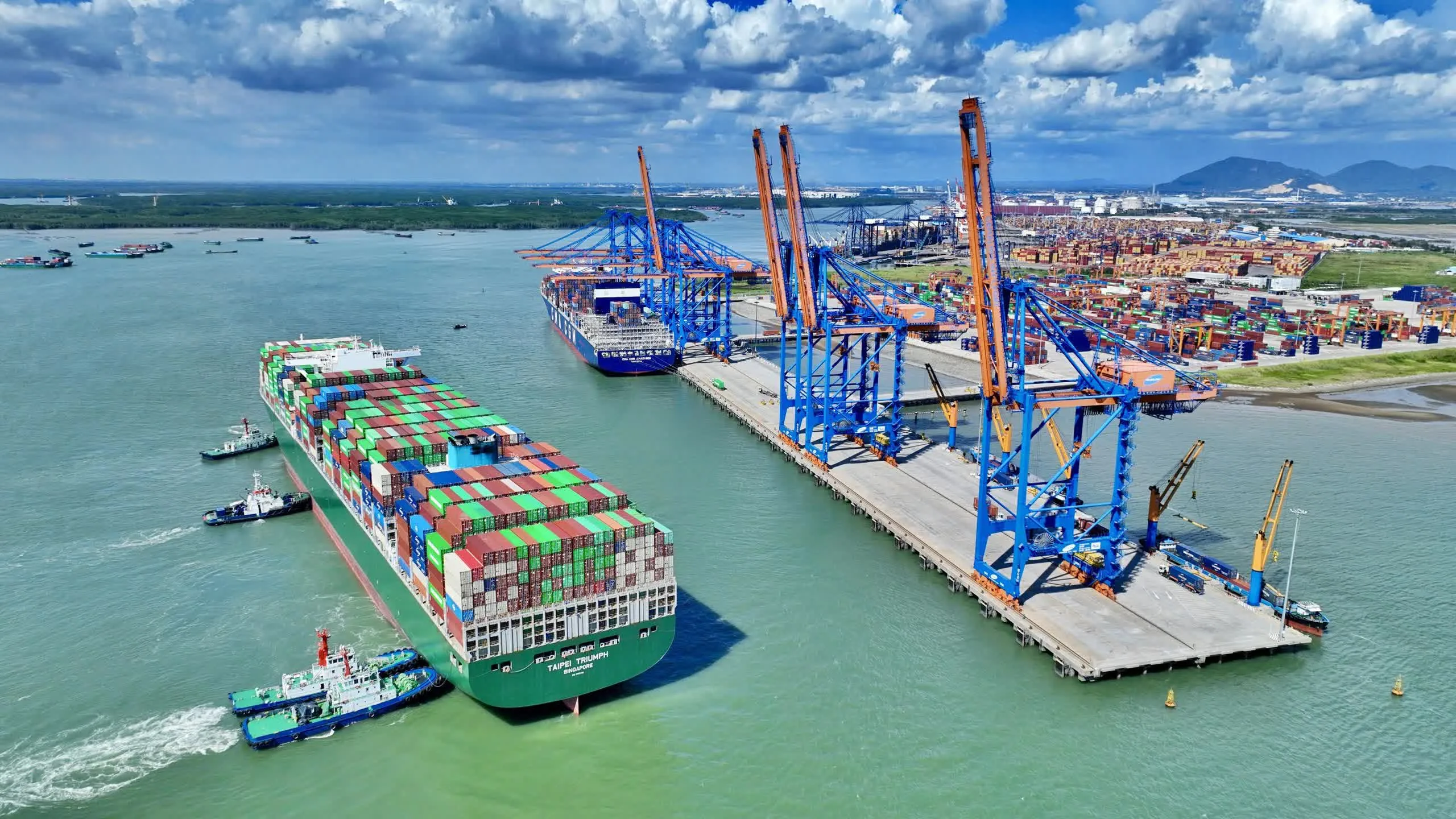 Biến động giá, doanh nghiệp Việt chuyển sang chiến lược sinh tồn 1 Doanh nghiệp Việt