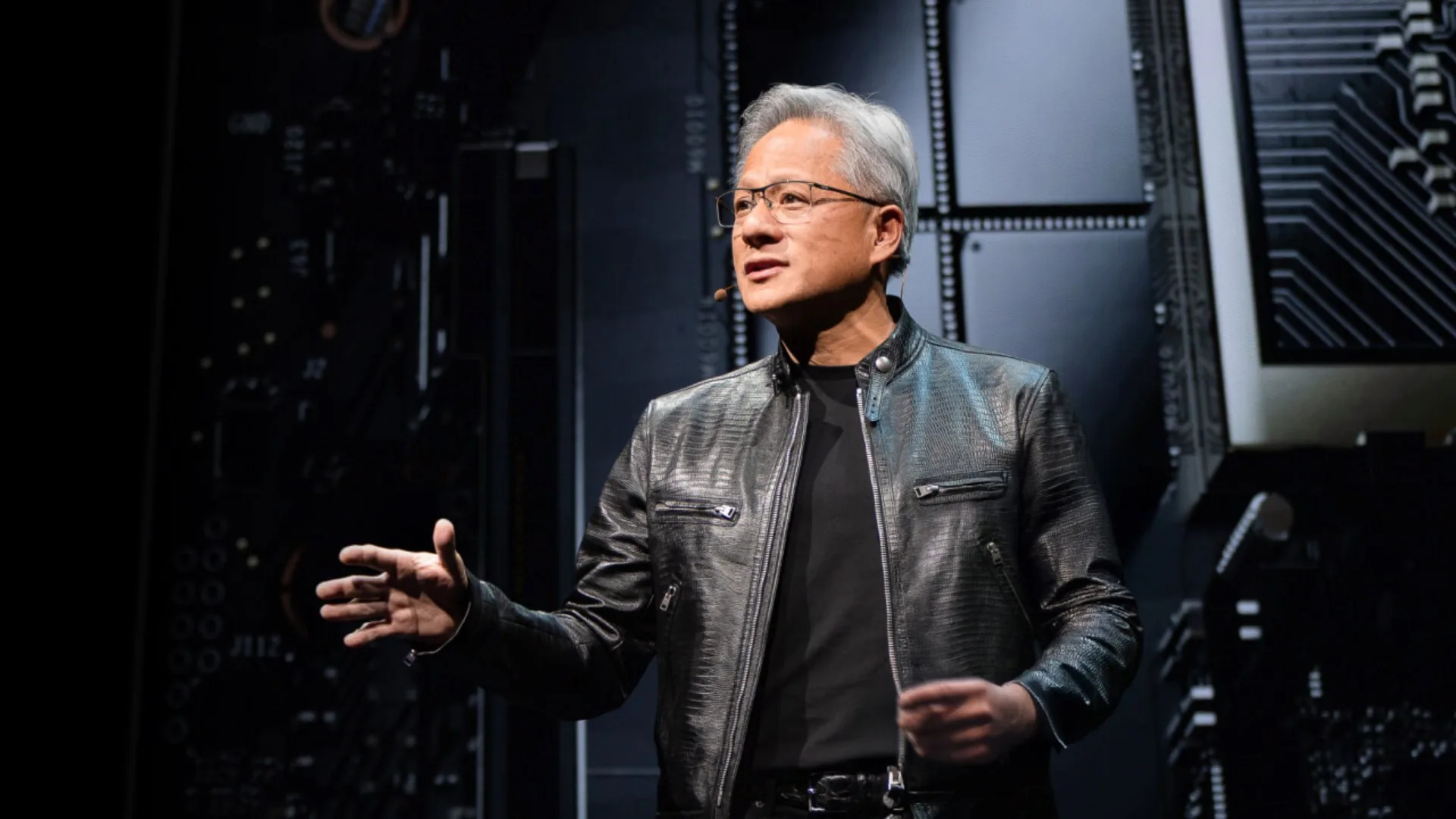 Tầm nhìn nghìn tỷ và chiến lược thâu tóm kỷ nguyên AI của Nvidia 1 Tầm nhìn nghìn tỷ đô và chiến lược thâu tóm kỷ nguyên trí tuệ nhân tạo của Nvidia
