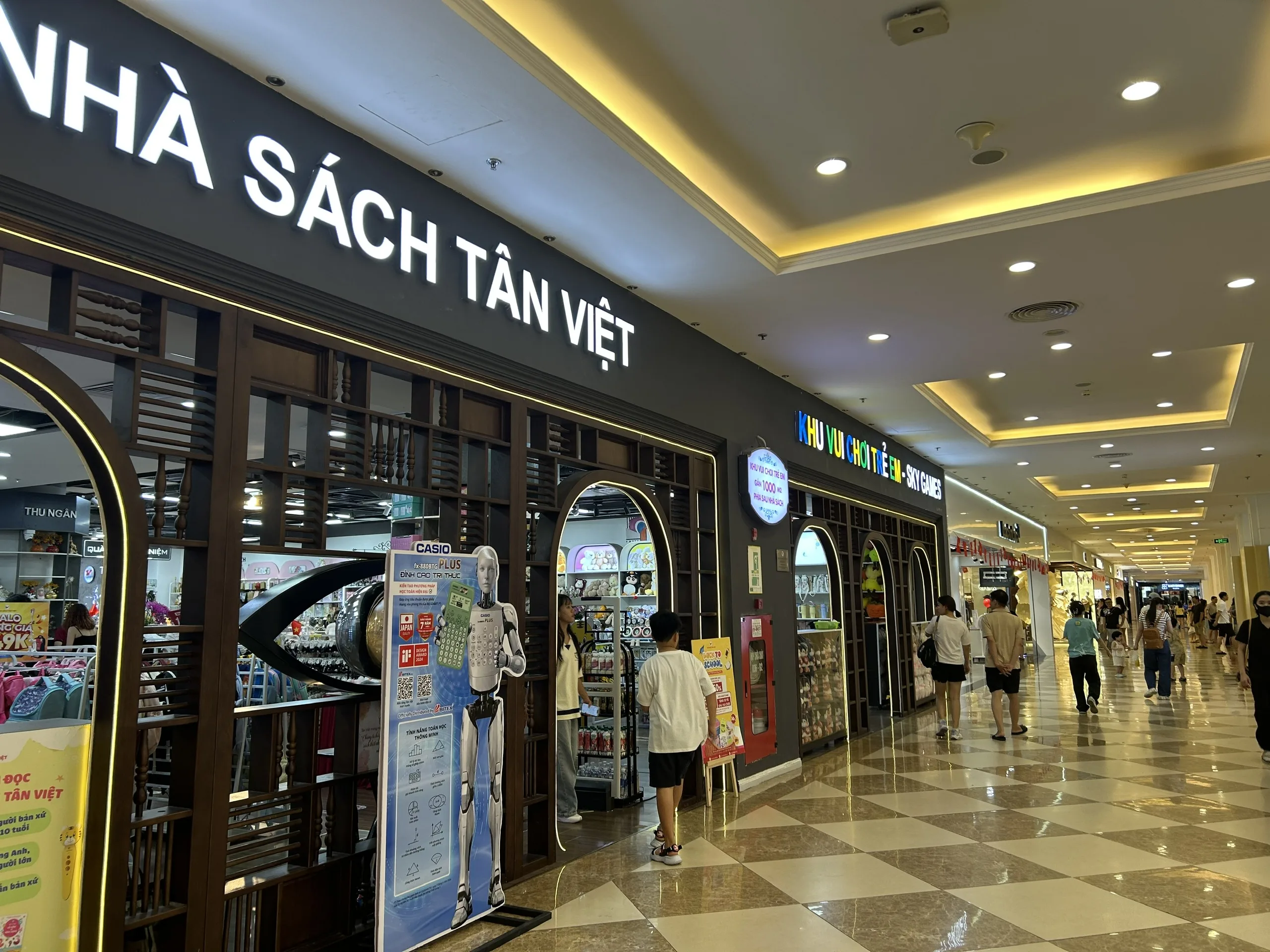 Bán lẻ mạnh tay khuyến mại sớm 5 R10