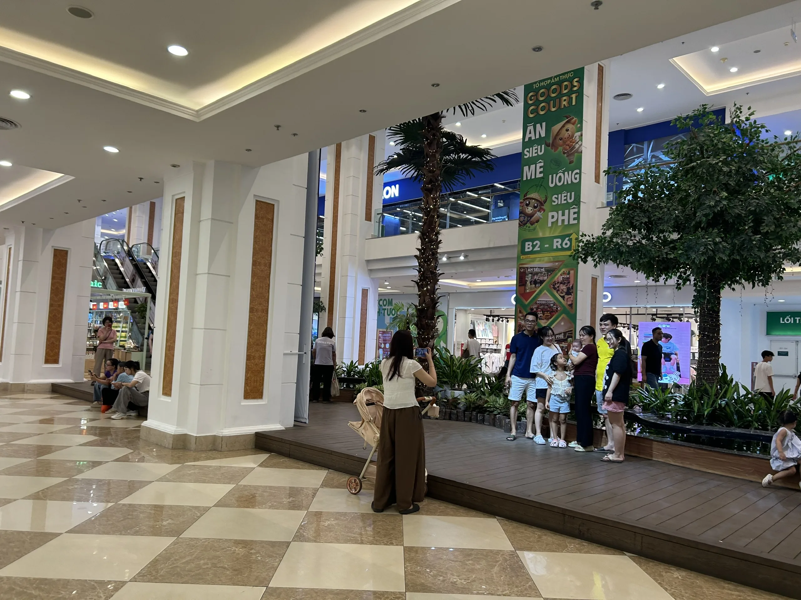 Bán lẻ mạnh tay khuyến mại sớm 4 R6